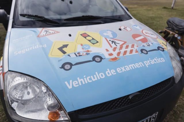 Seguridad vial: incorporan automóvil para realizar las pruebas de licencia